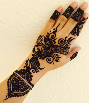 Simple Mehndi Designs Pics 15