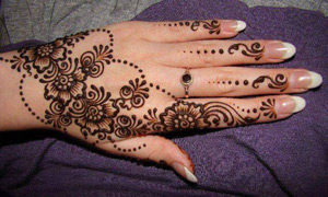 Simple Mehndi Designs Pics 2