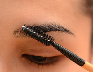 670px Make Your Eyelashes and Eyebrows Look Good Step 7