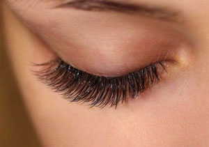 eyelash extension