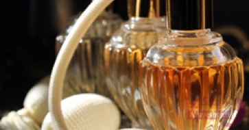 عطر مناسب برای خانم ها و آقایان